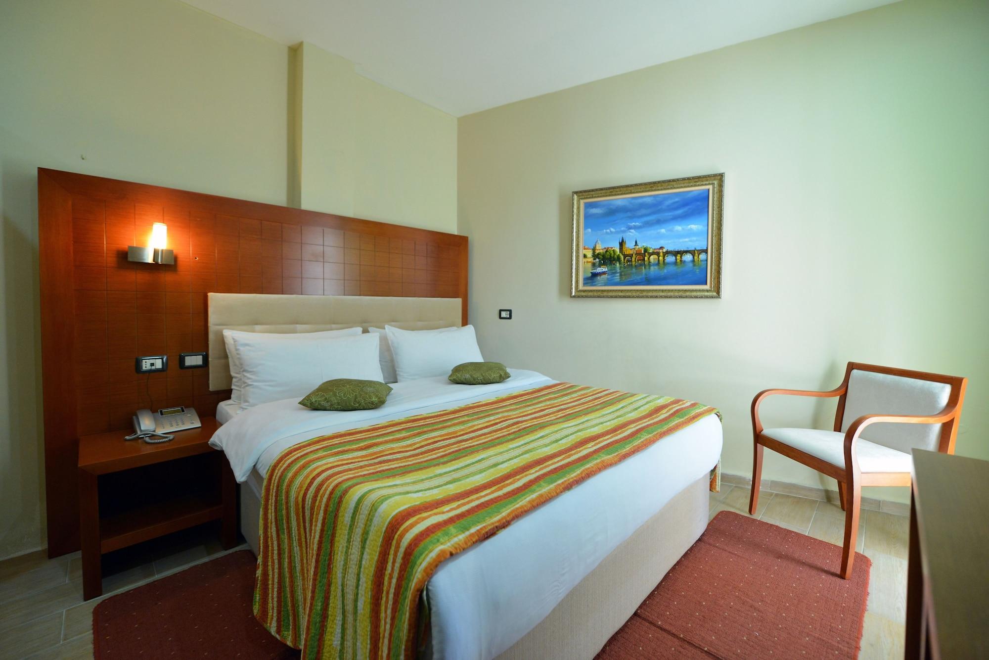 5 Hotell