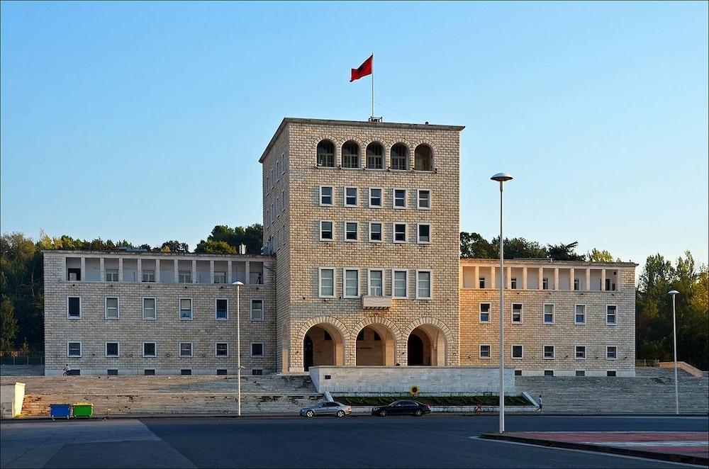 5 Hotell Tiranë